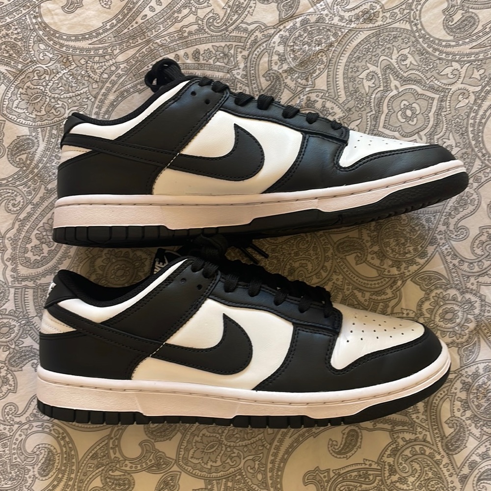 Women’s Nike panda dunk